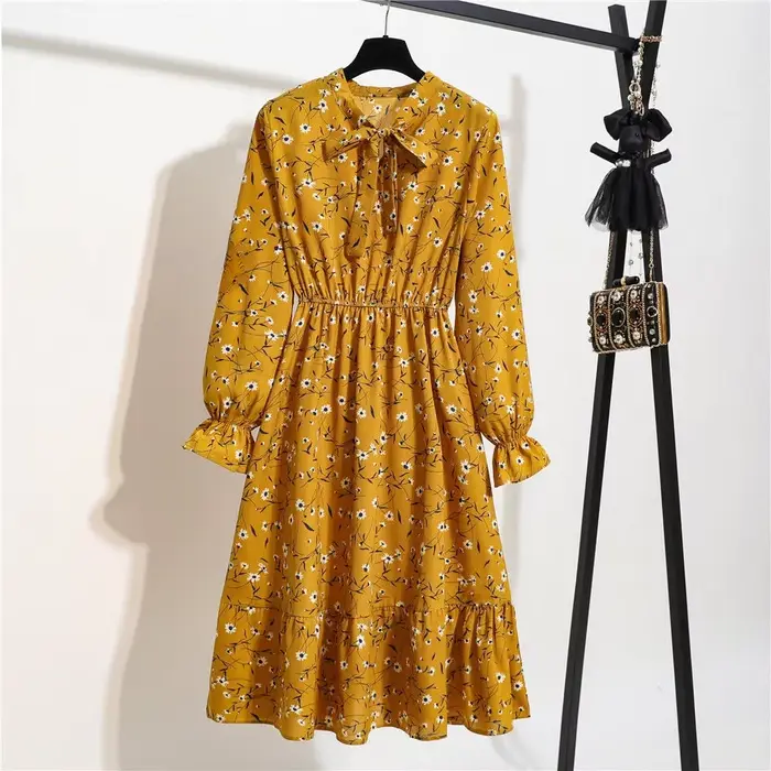 Robe mi-longue à manches longues pour femmes, style coréen, silhouette A-line, matériau coton-acétate-polyester, coupe régulière, décolleté arc, impression en relief, pour automne-hiver, occasions de bureau et de soirée, cadeau idéal pour femmes