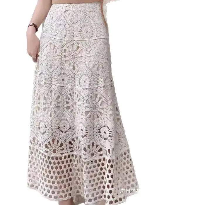 Jupe florale brodée en coton pur style bohème