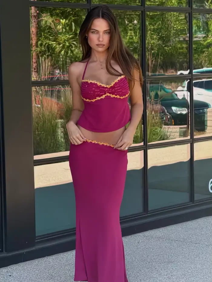 Nouvel ensemble jupe sirène et crop top licou pour événements festifs 2026 – Élégant