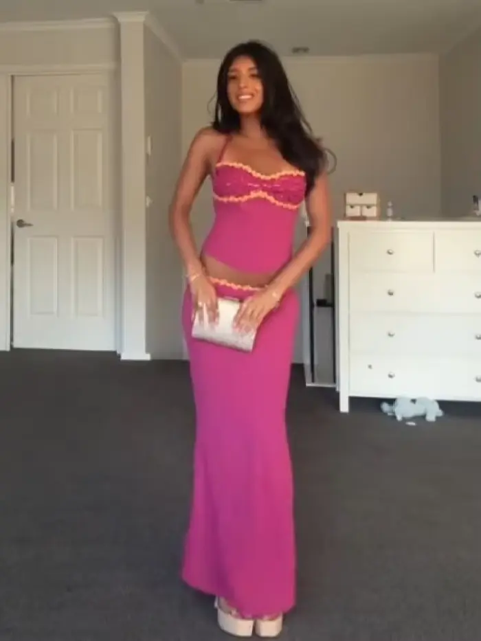 Nouvel ensemble jupe sirène et crop top licou pour événements festifs 2026 – Élégant