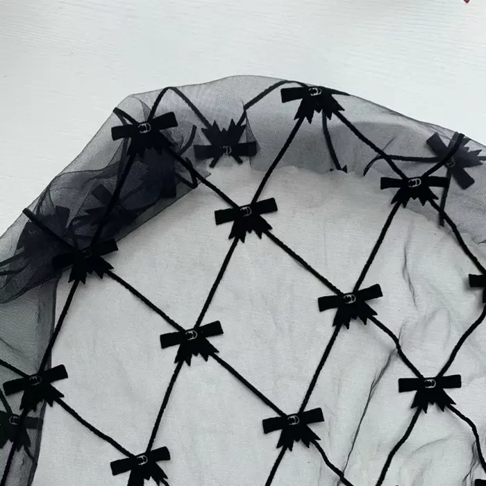 Lolita – tissu en dentelle avec nœud noir